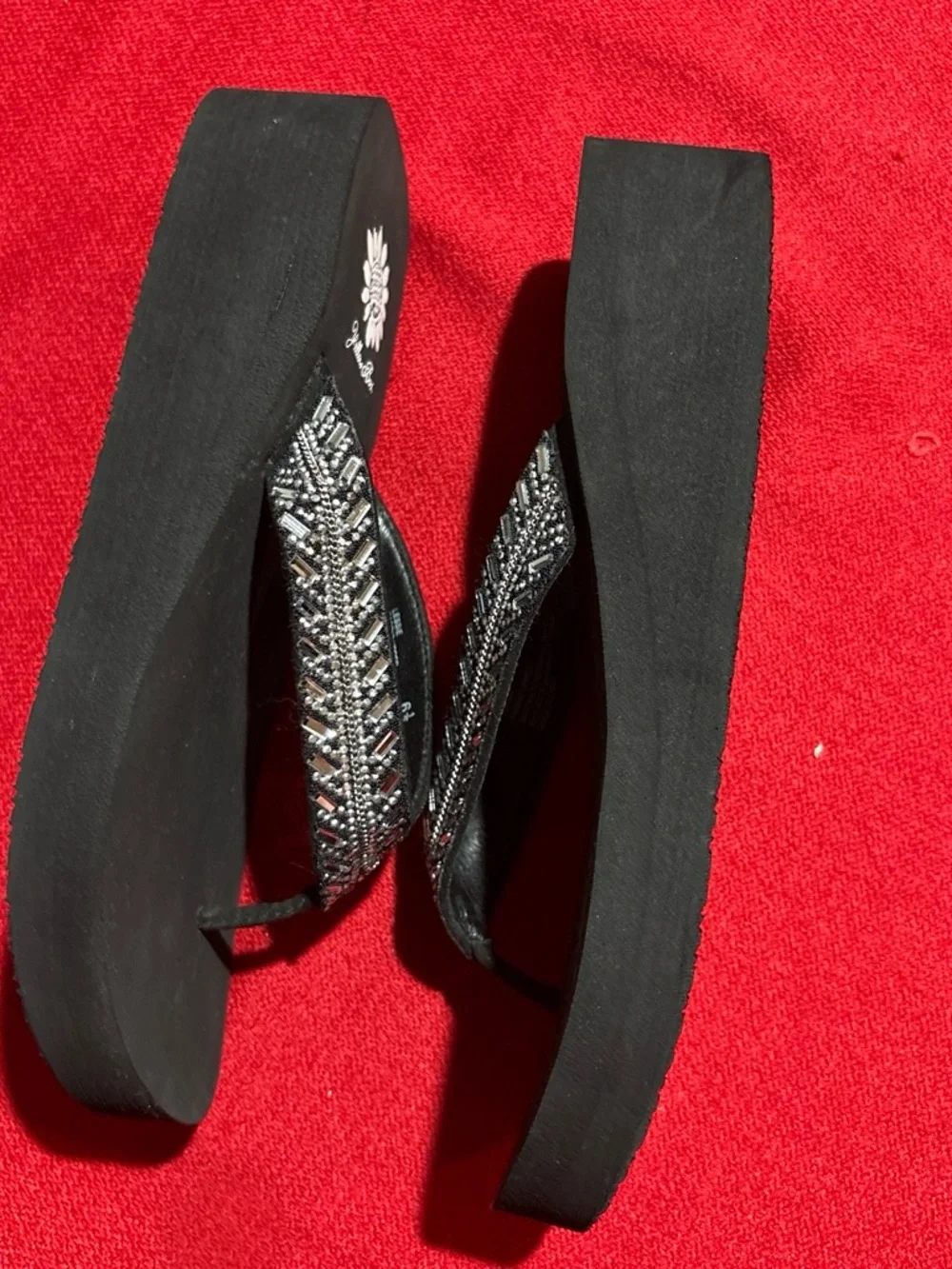 WOMEN'S BLACK  YELLOW BOX 6.5  WEDGE FLIP FLOPS BLING SPARKLE RHINESTONES LESSIE - Picture 5 of 10